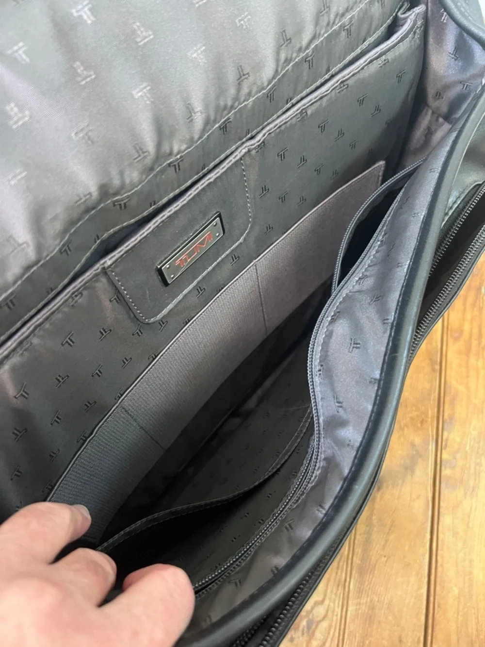 Tumi Black Leather Flap Briefcase laptop case with Top Handle